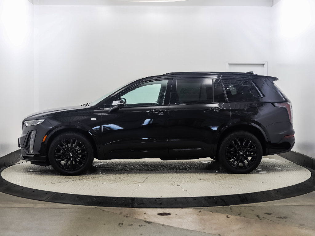 Used 2021 Cadillac XT6 Sport w/ LPO, ONYX Package AWD/4WD image 2
