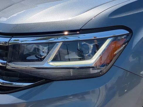 Certified 2023 Volkswagen Atlas Cross Sport SE AWD/4WD image 7