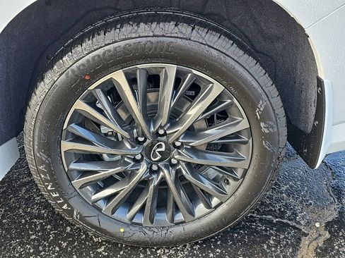 New 2026 INFINITI QX80 Autograph image 10