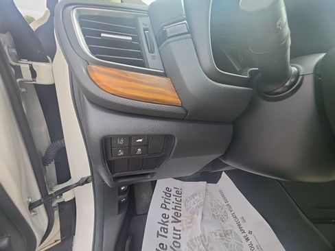 Used 2017 Honda CR-V Touring image 19