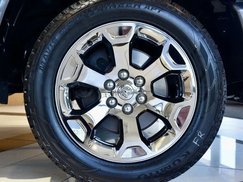 Used 2022 RAM 1500 Laramie AWD/4WD image 11