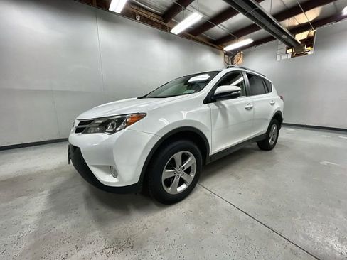 Used 2015 Toyota RAV4 XLE AWD/4WD image 1