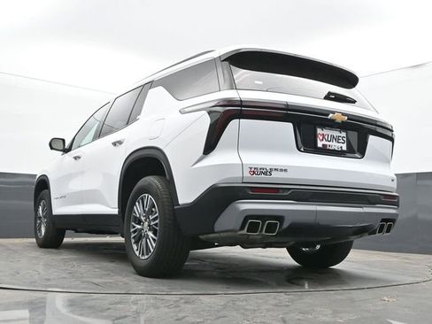 Used 2024 Chevrolet Traverse LT FWD image 50