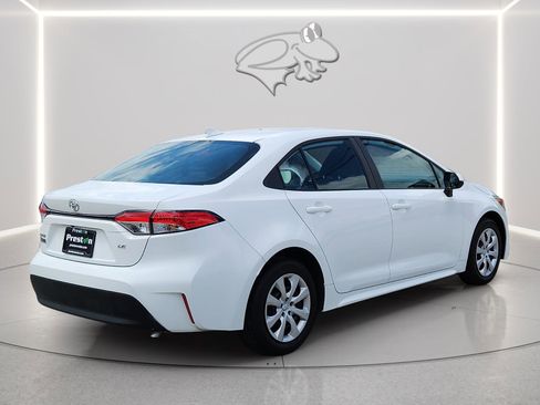 Used 2025 Toyota Corolla LE FWD image 5