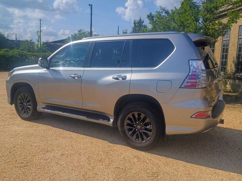 Used 2022 Lexus GX 460 Premium w/ Premium Package AWD/4WD image 8