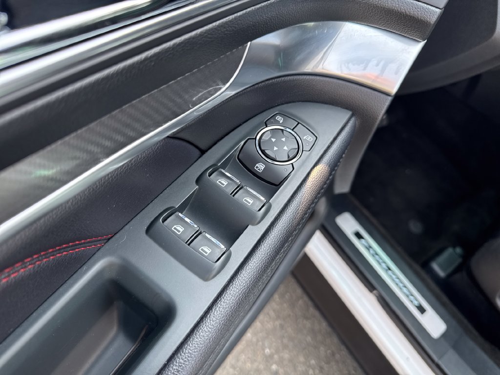 Used 2018 Ford Explorer Sport AWD/4WD image 12