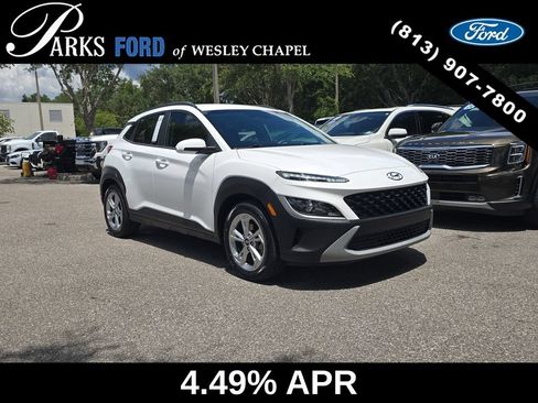 Used 2022 Hyundai Kona SEL w/ Cargo Package FWD image 1