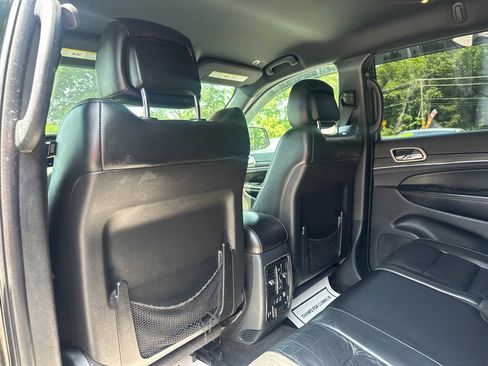 Used 2017 Jeep Grand Cherokee Limited image 14