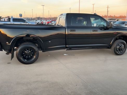 Used 2025 RAM 3500 Limited image 8