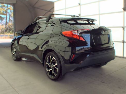 Used 2022 Toyota C-HR XLE FWD image 8