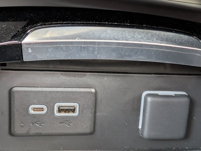 Certified 2023 Buick Envision Essence FWD image 28