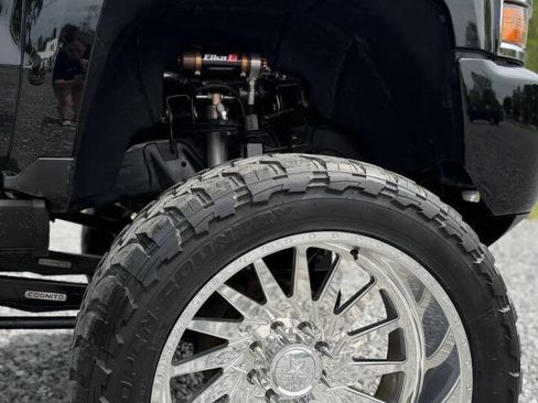 Used 2016 Chevrolet Silverado 2500 High Country w/ Duramax Plus Package image 10