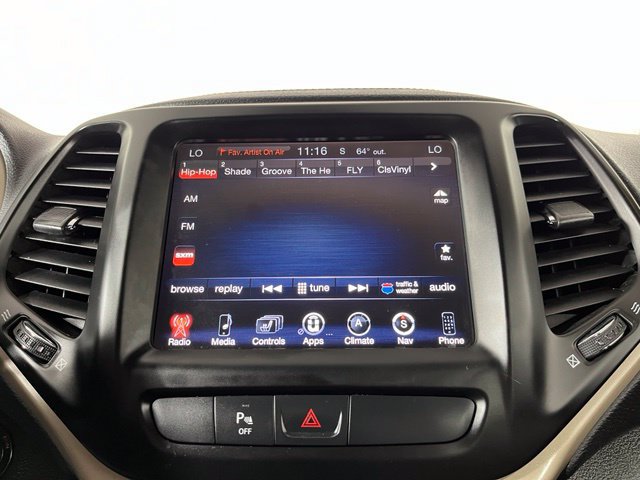 Used 2017 Jeep Cherokee Limited w/ Luxury Group AWD/4WD image 24