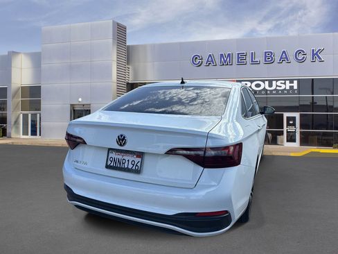Used 2024 Volkswagen Jetta Sport FWD image 5