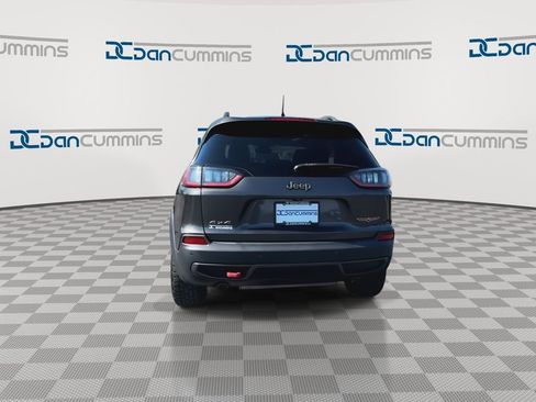 Used 2019 Jeep Cherokee Trailhawk image 7