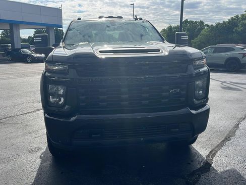 Used 2021 Chevrolet Silverado 2500 Custom w/ Custom Value Package AWD/4WD image 8