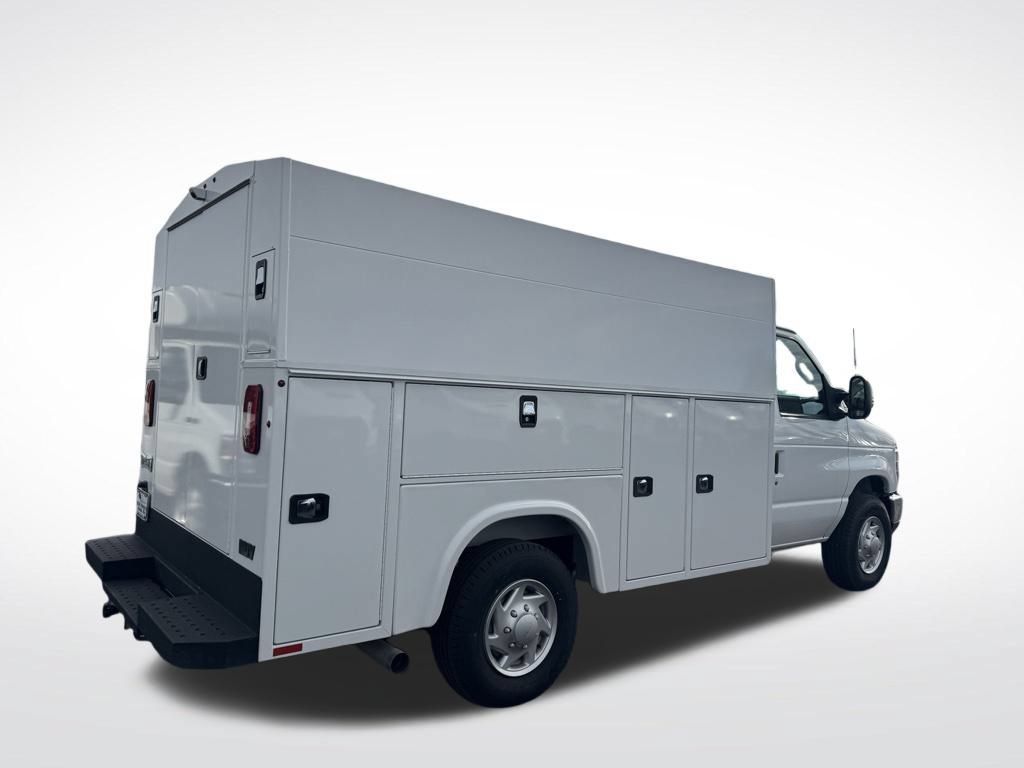 New 2026 Ford E-350 and Econoline 350 Super Duty w/ Interior Upgrade Package RWD image 6