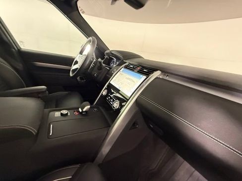 Used 2024 Land Rover Discovery Dynamic SE AWD/4WD image 36
