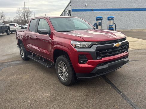Used 2023 Chevrolet Colorado LT w/ LT Convenience Package II image 9
