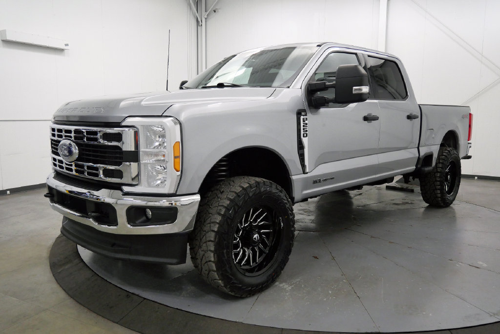 Used 2023 Ford F250 XLT AWD/4WD image 4