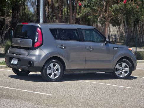 Used 2017 Kia Soul w/ Convenience Package FWD image 7