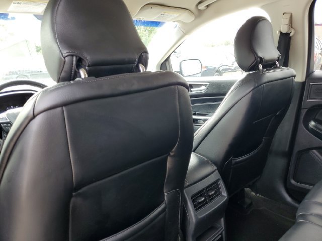 Used 2019 Ford Edge Titanium w/ Cold Weather Package AWD/4WD image 31