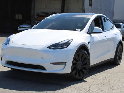 Used 2022 Tesla Model Y Performance AWD/4WD image 7