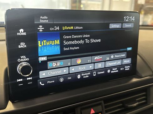 Used 2025 Honda Pilot TrailSport image 25