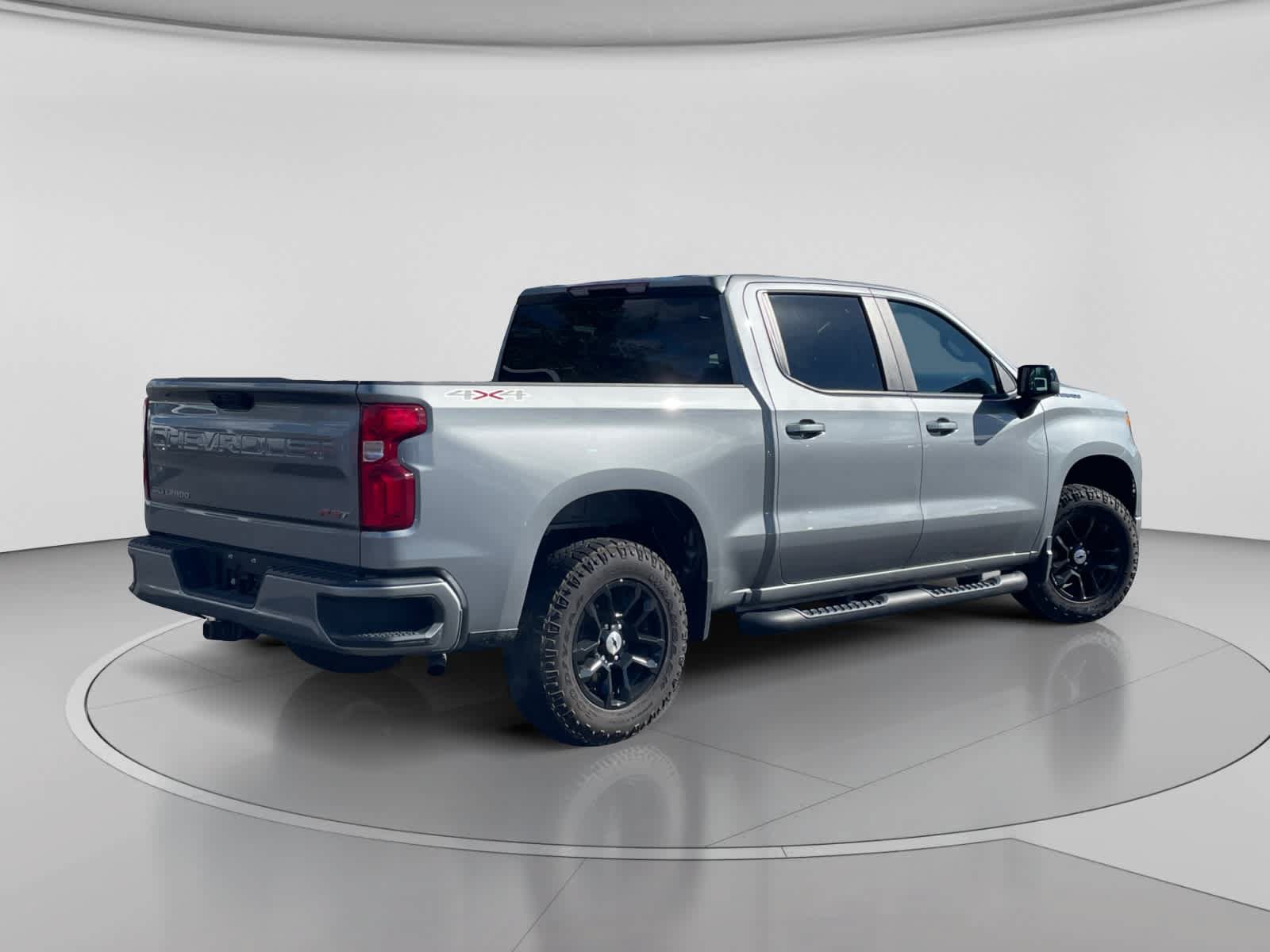 Used 2025 Chevrolet Silverado 1500 RST AWD/4WD image 3