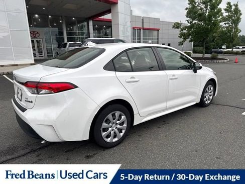 Used 2023 Toyota Corolla LE w/ Carpet Mat Package (TMS) FWD image 5