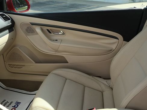 Used 2008 Volkswagen Eos 2.0T FWD image 17