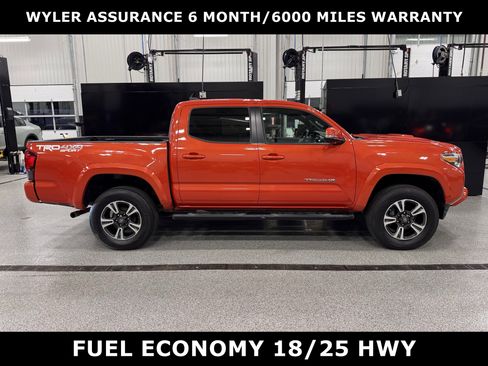 Used 2018 Toyota Tacoma TRD Sport image 2