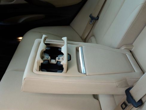 Used 2017 BMW 330i Gran Turismo xDrive image 19