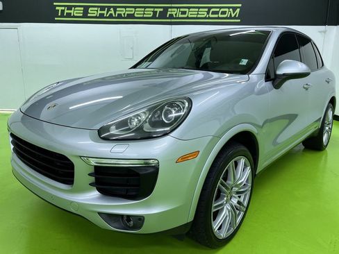 Used 2017 Porsche Cayenne Platinum Edition w/ Premium Package (PJV) AWD/4WD image 5