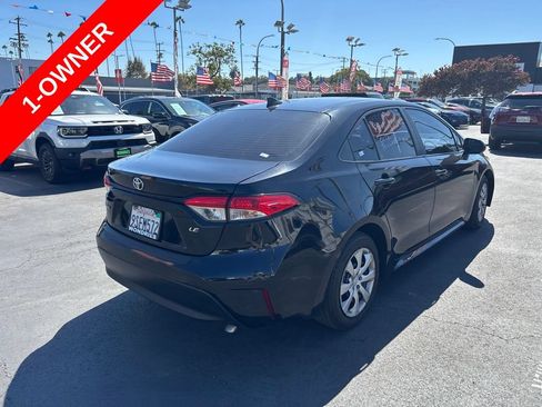 Used 2025 Toyota Corolla LE FWD image 4