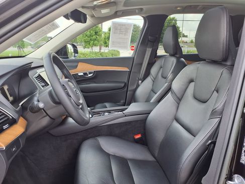 Certified 2023 Volvo XC90 B6 Plus w/ Protection Package Premier AWD/4WD image 16