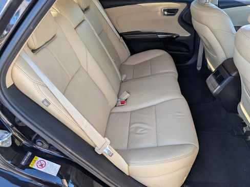 Used 2018 Toyota Avalon XLE image 5