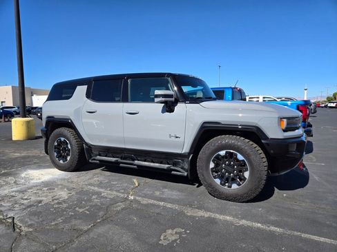 Used 2025 GMC Hummer EV 2X w/ Extreme Off-Road Package AWD/4WD image 1