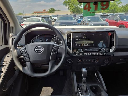 New 2025 Nissan Frontier SV AWD/4WD image 13
