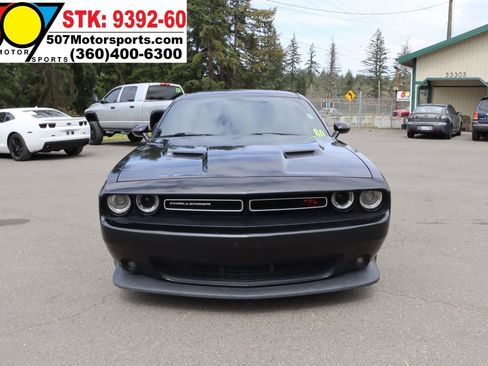 Used 2015 Dodge Challenger R/T Scat Pack w/ Leather Interior Group RWD image 12