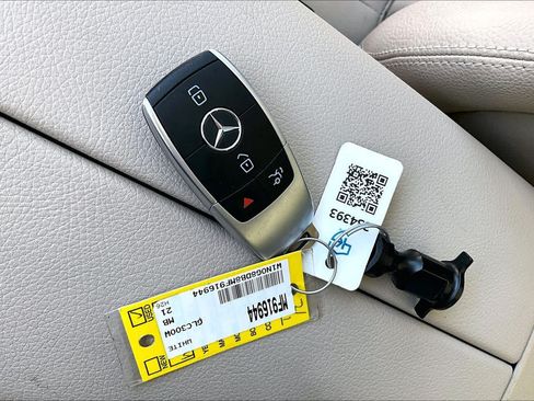 Used 2021 Mercedes-Benz GLC 300 image 15