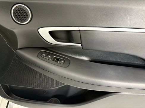 Used 2025 Hyundai Sonata SEL FWD image 12