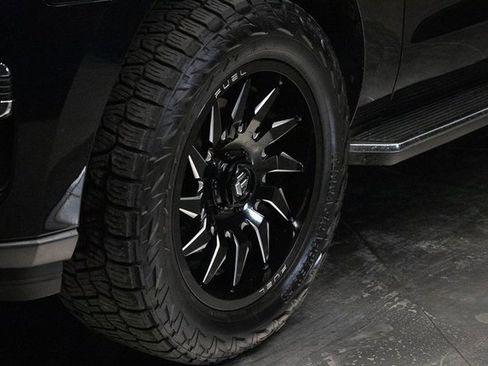 Used 2022 Ford Expedition Limited image 7