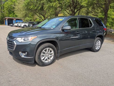 Used 2021 Chevrolet Traverse LT image 8
