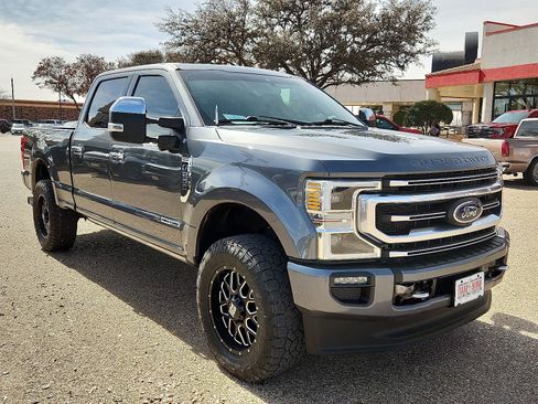 Used 2022 Ford F250 Platinum w/ FX4 Off-Road Package image 6