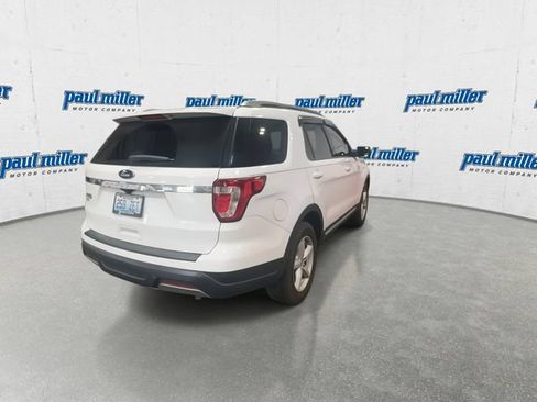 Used 2019 Ford Explorer XLT w/ Equipment Group 202A FWD image 11