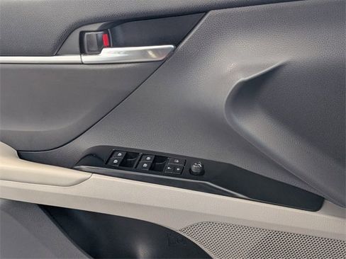 Used 2020 Toyota Camry LE image 24