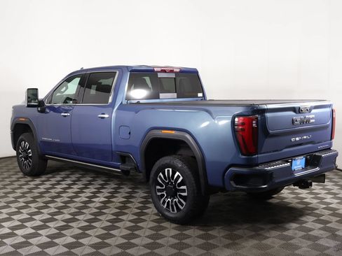 Used 2024 GMC Sierra 2500 Denali Ultimate AWD/4WD image 15