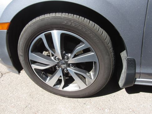 Used 2023 Honda Odyssey Touring image 5