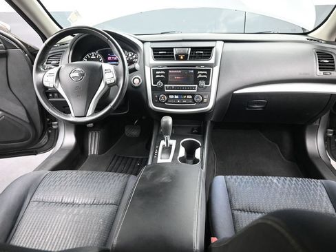 Used 2017 Nissan Altima 2.5 SV w/ Convenience Package FWD image 32